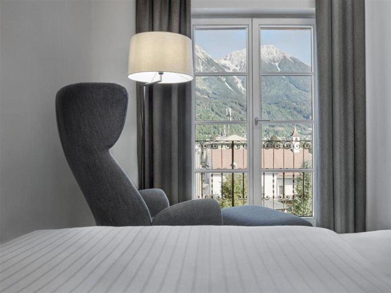 Hotel Schwarzer Adler Innsbruck Bagian luar foto