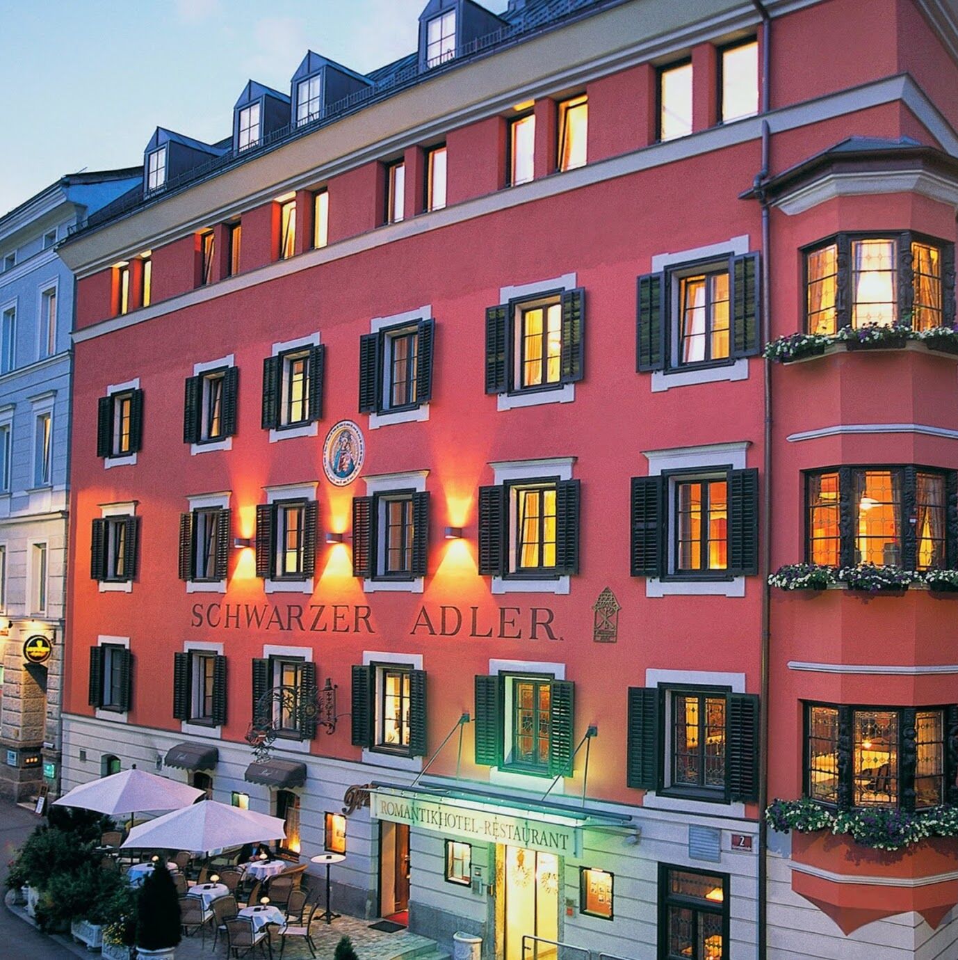 Hotel Schwarzer Adler Innsbruck Bagian luar foto